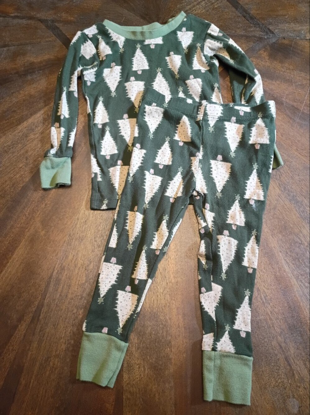 Falls Creek Kids Christmas Tree Pajama Set Toddler Size 2T Green Holiday Sleep